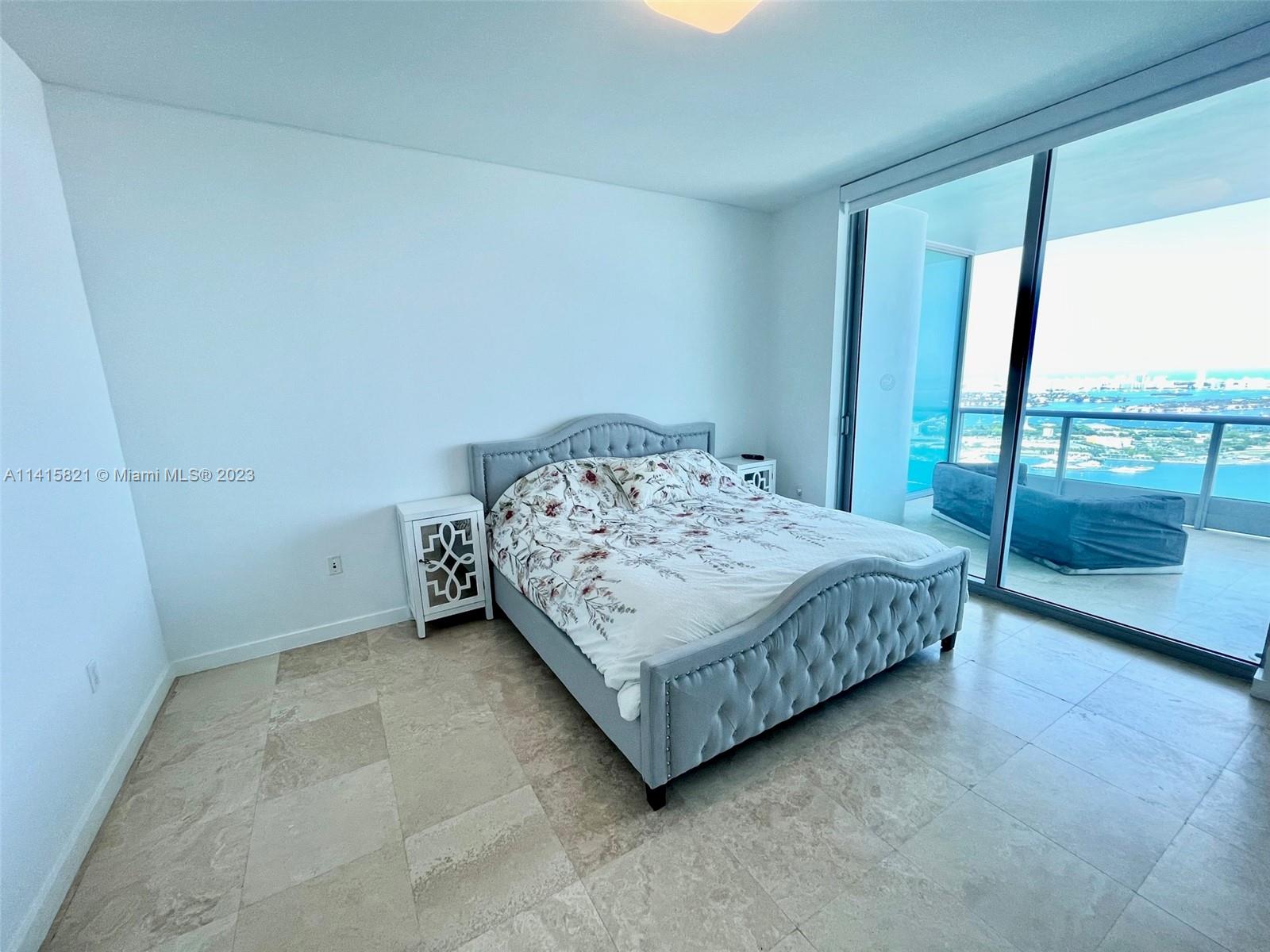 900 BISCAYNE BAY CONDO