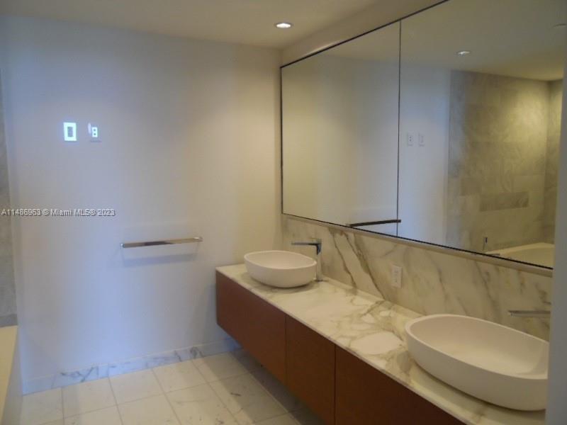 OCEANA BAL HARBOUR CONDO