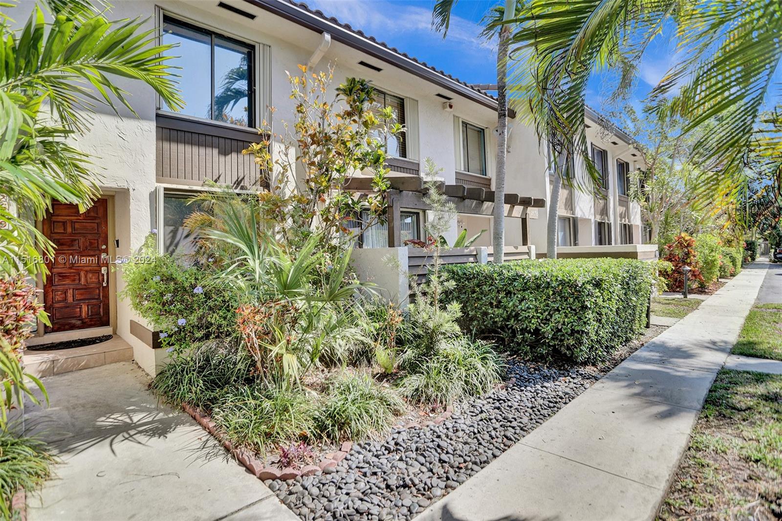 Lakeview Townhouses