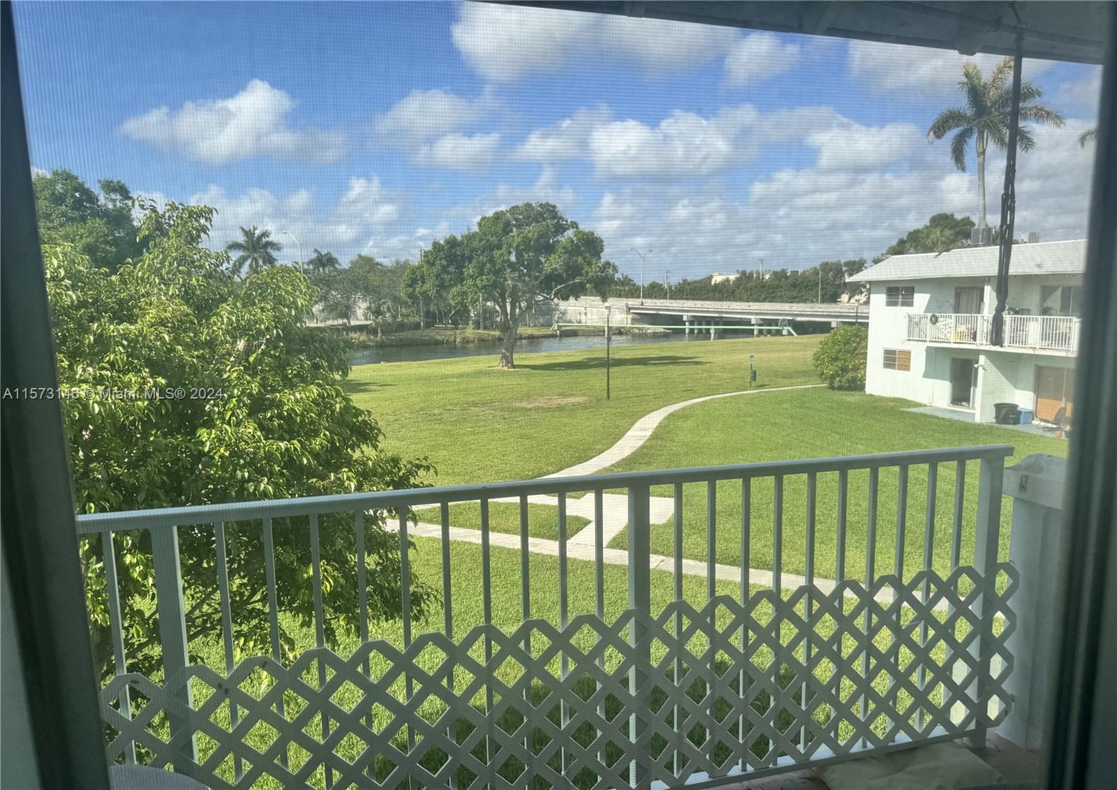 VILLAGE AT DADELAND CONDO