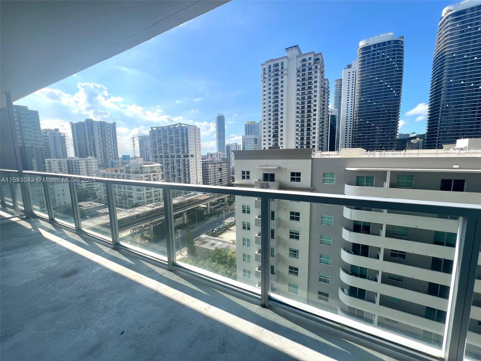 THE AXIS ON BRICKELL II C