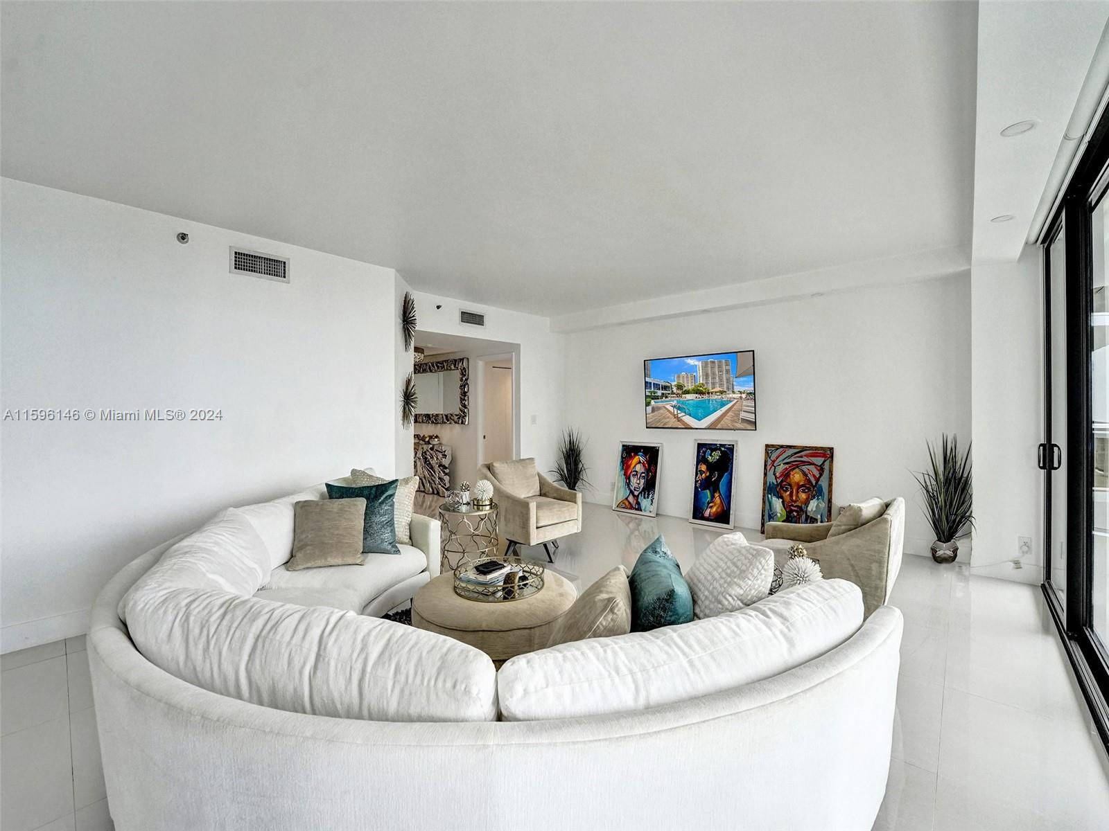 HAMPTONS WEST CONDO