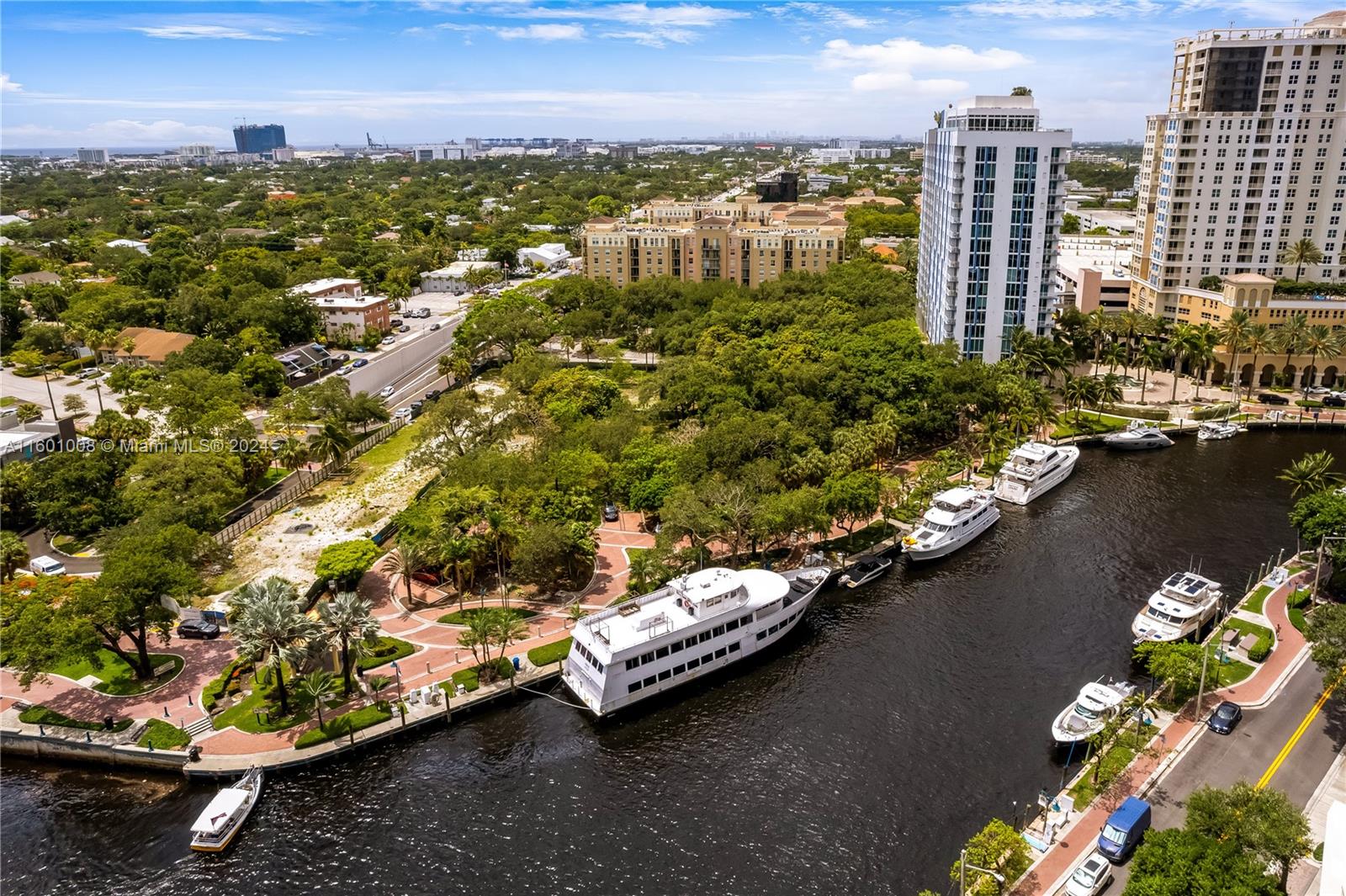 LAS OLAS BY THE RIVER