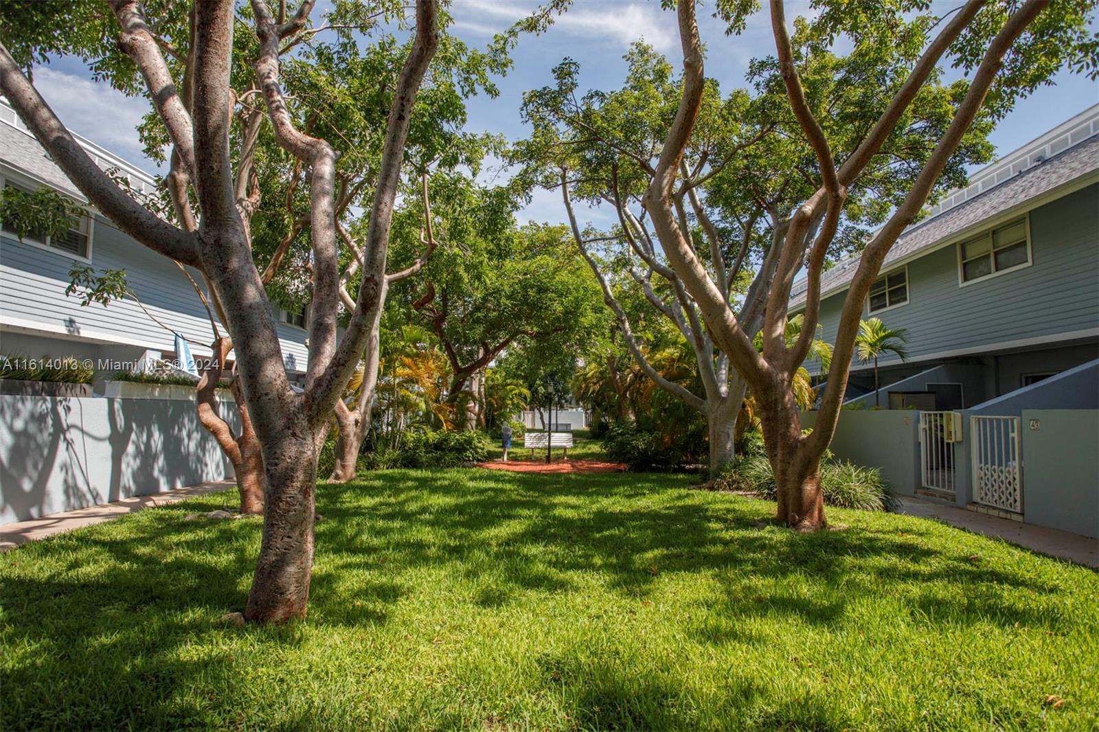 LE PHARE KEY BISCAYNE CON