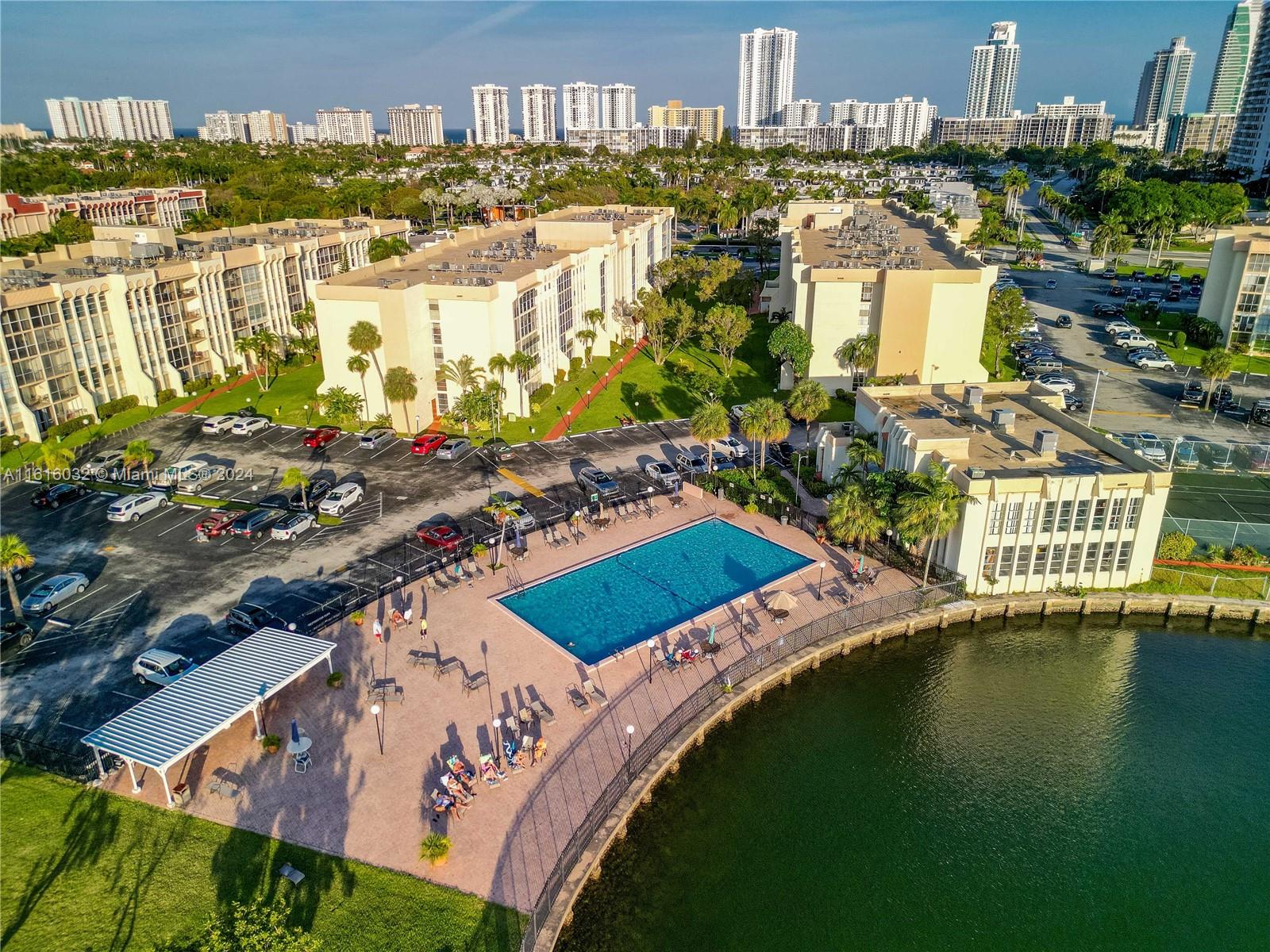 DESOTO PARK CONDO