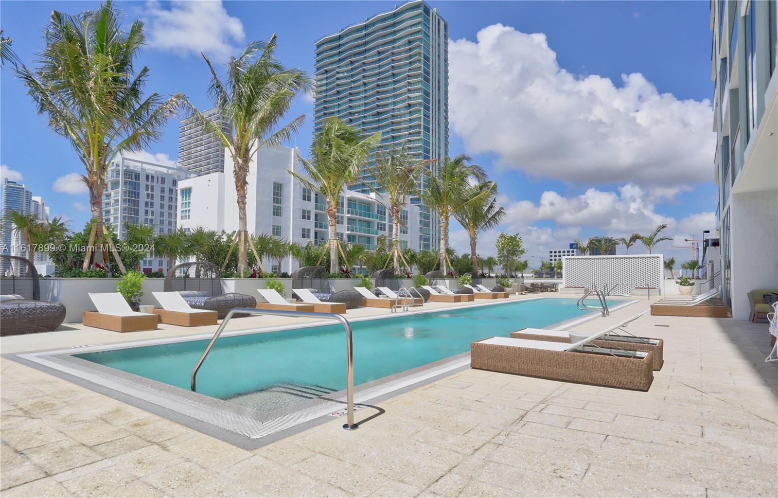 BISCAYNE BEACH CONDO