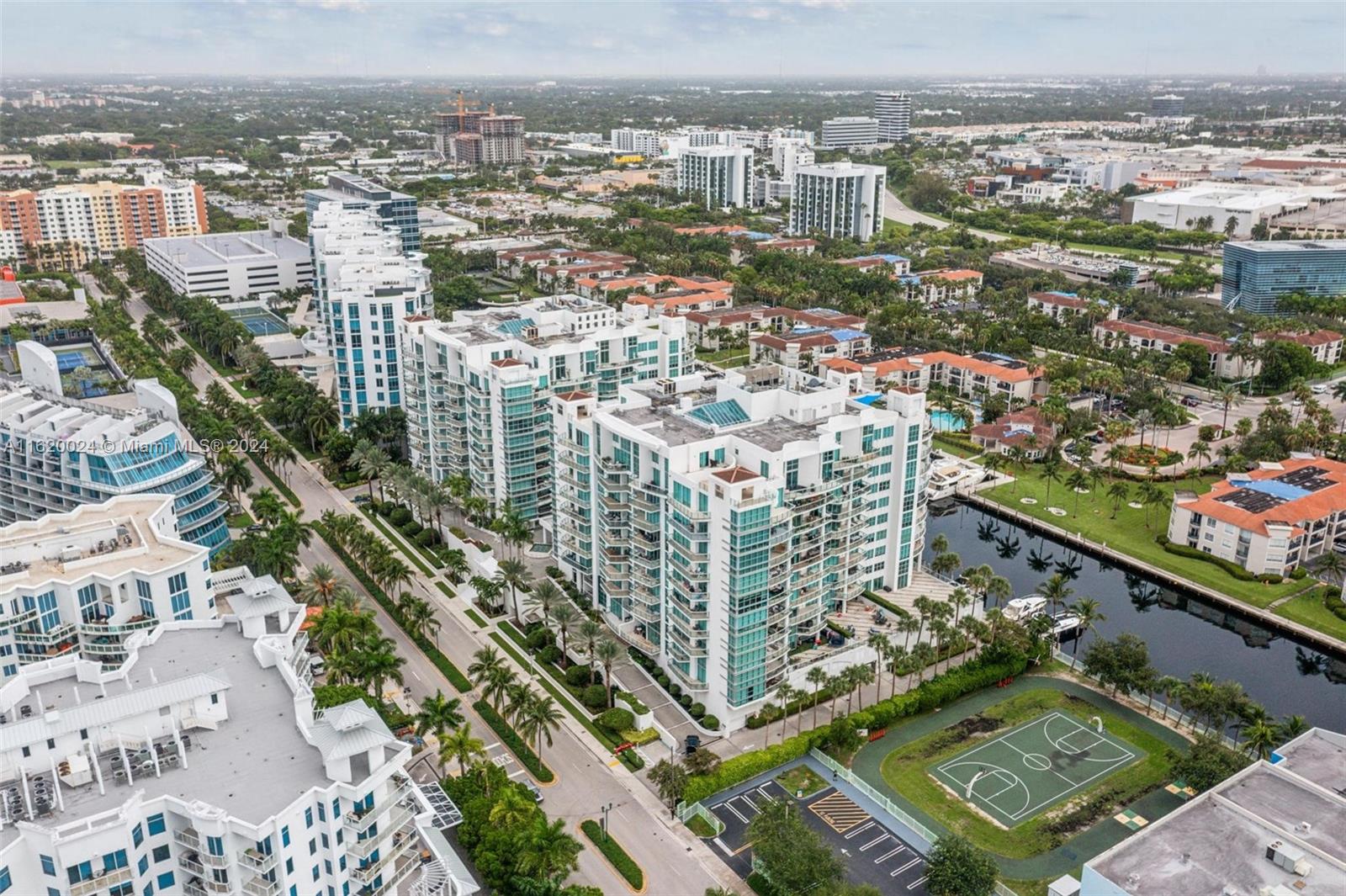 THE ATRIUM AT AVENTURA CO