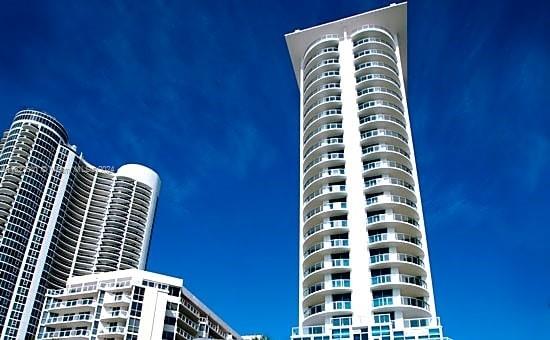 17315 COLLINS AVE #2202, SUNNY ISLES BEACH, FL 33160