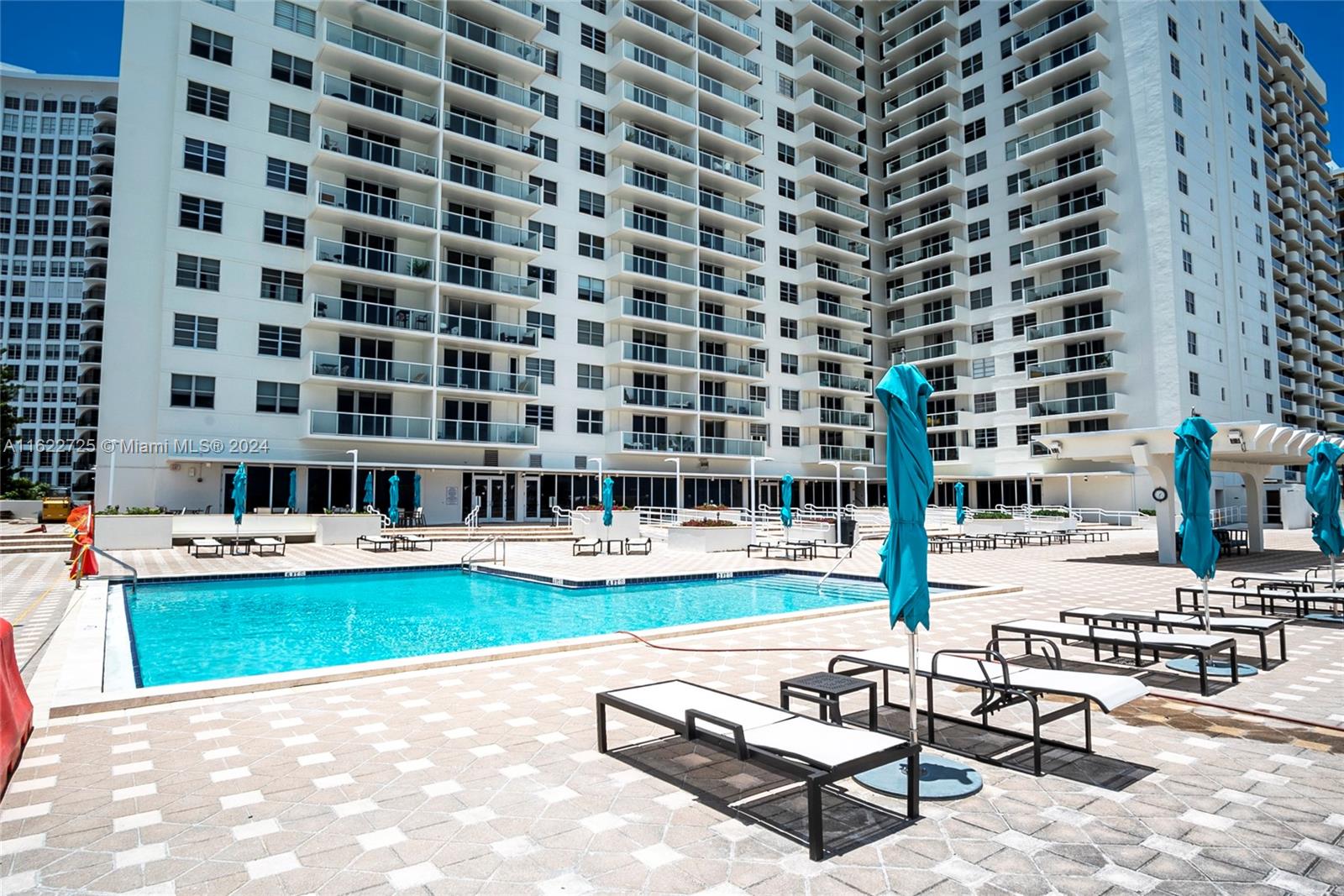 ARLEN BEACH CONDO