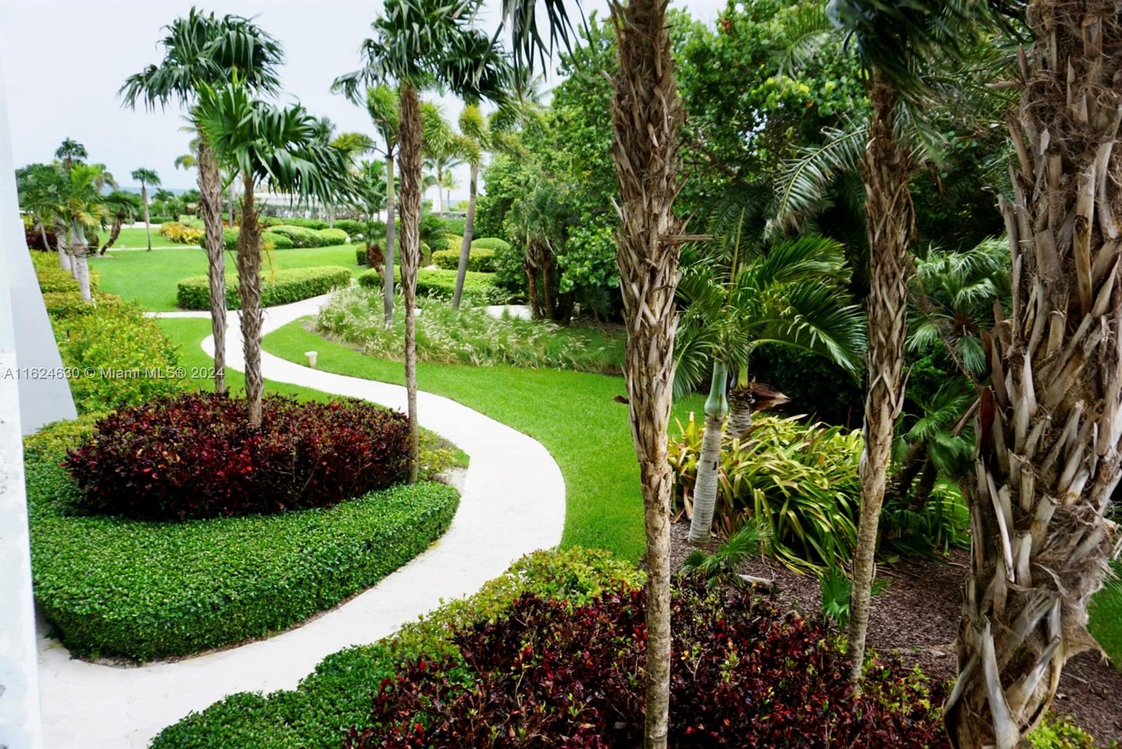 SANDS OF KEY BISCAYNE