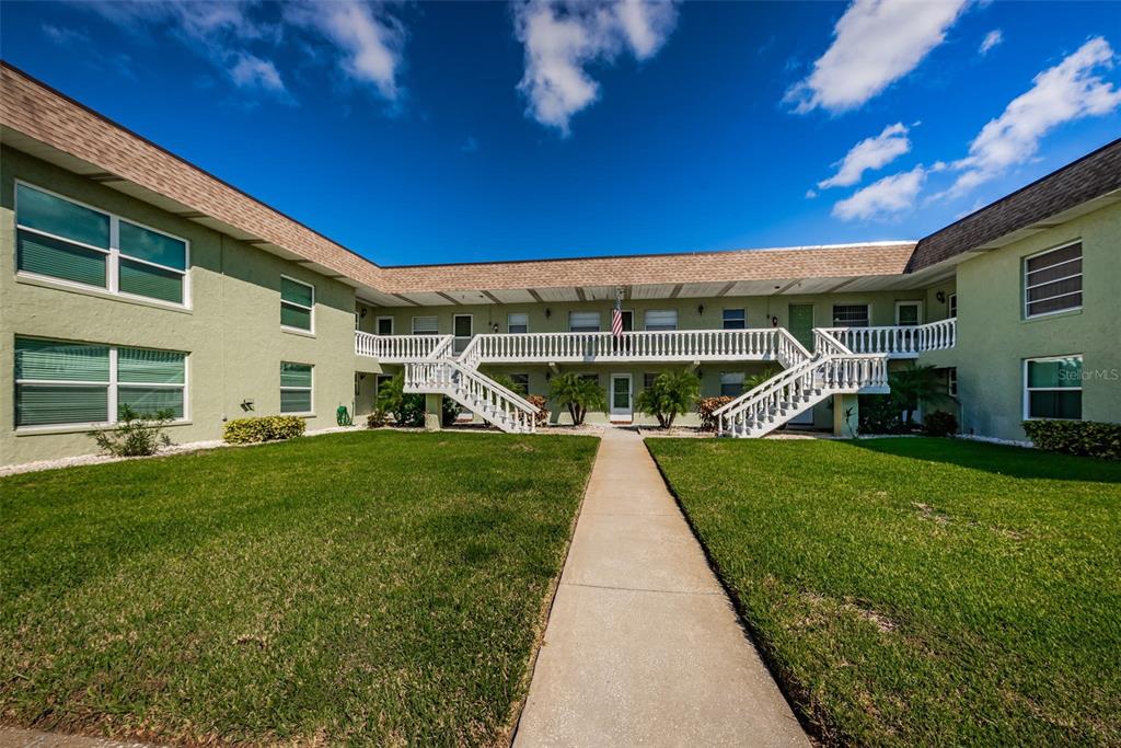 GREEN DOLPHIN PARK CONDO