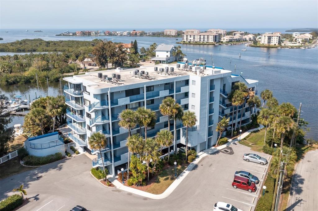 POINTE PLEASANT HARBOUR CONDO