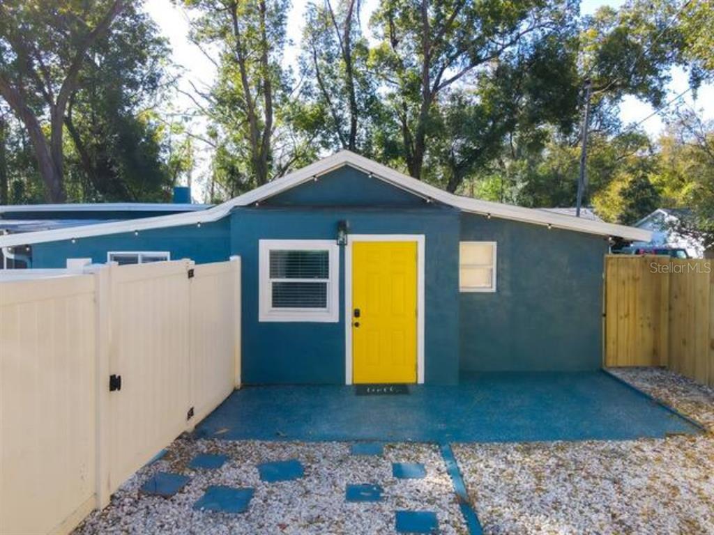 CLOVER HEIGHTS H/95 THE E 66.5 FT OF N 55 FT LOT 1