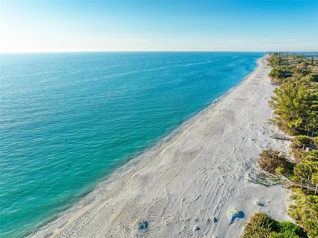 1685 - GNARLED OAKS ESTATES