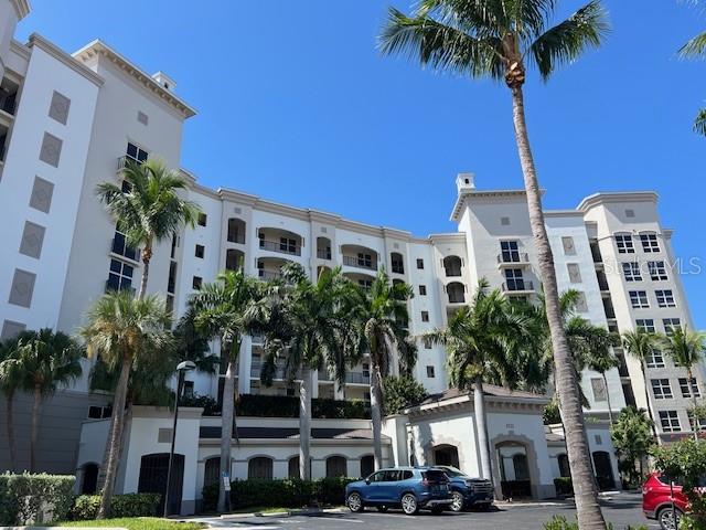 GRANDE ISLE TOWERS I & 02 PH I