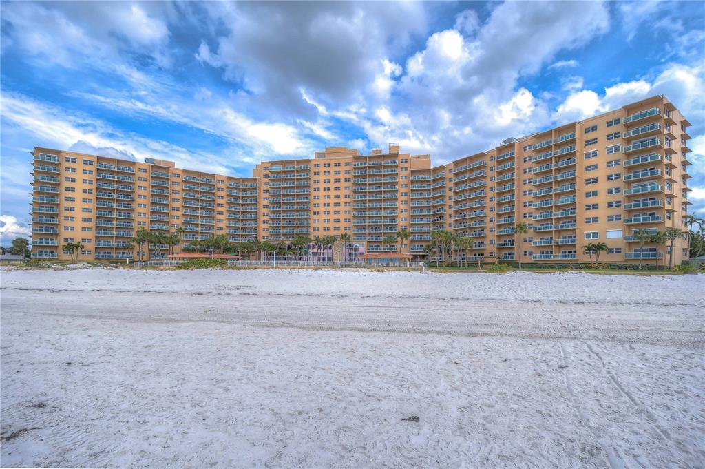 REGATTA BEACH CLUB CONDO