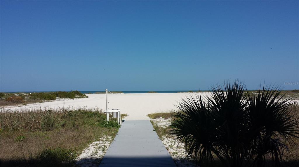 HARBOUR LIGHT TOWERS CONDO