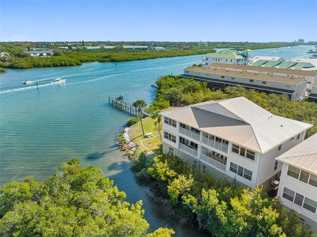 MARINERS POINTE OF INDIAN SHORES CONDO