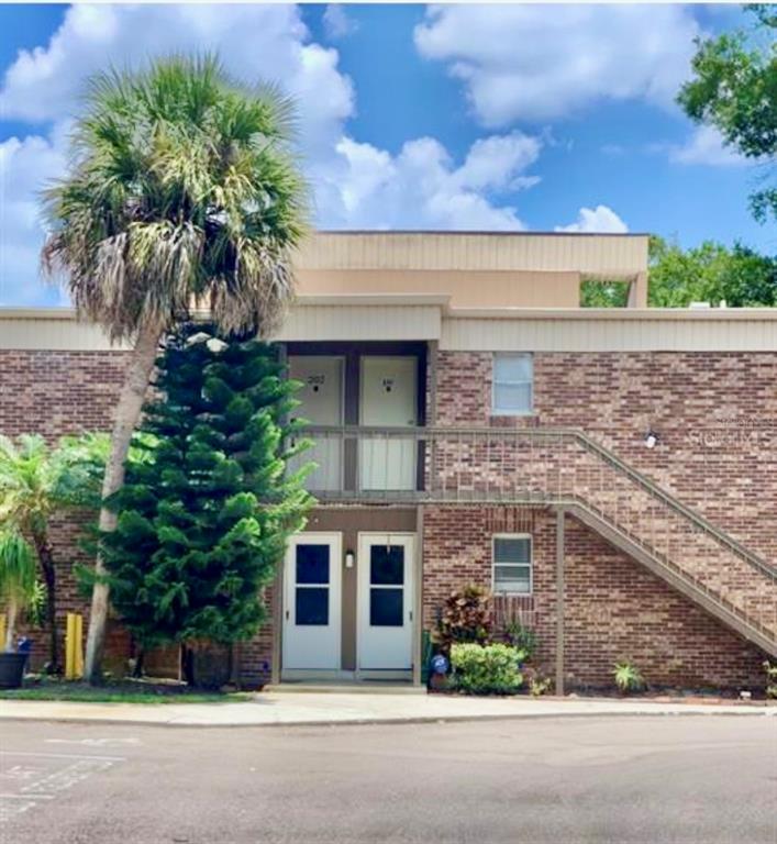 CARROLLBROOK LAKESIDE CONDOMIN