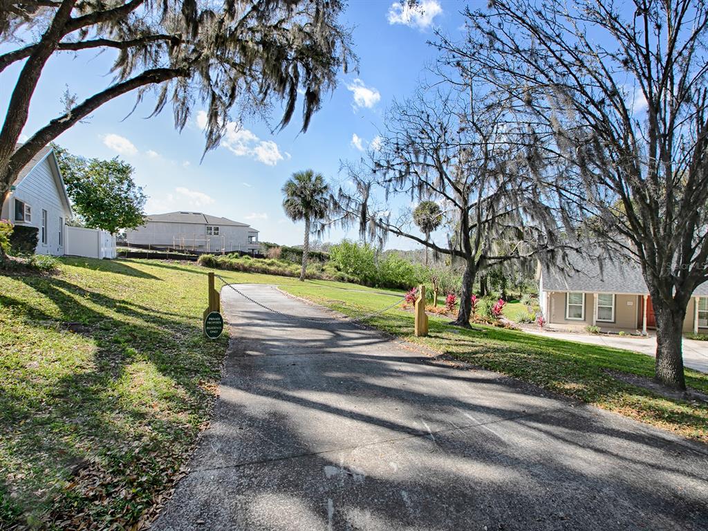 MOUNT DORA CHAUTAUQUA OVERLOOKING MOUNT DORA