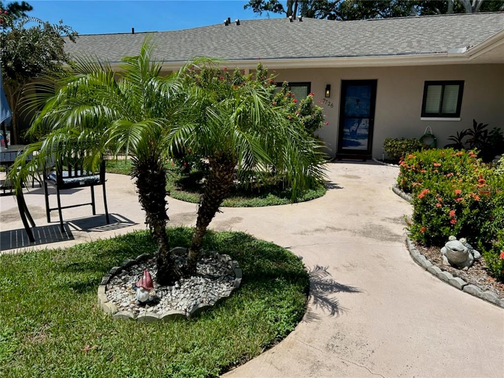 COUNTRY OAKS CONDO 01