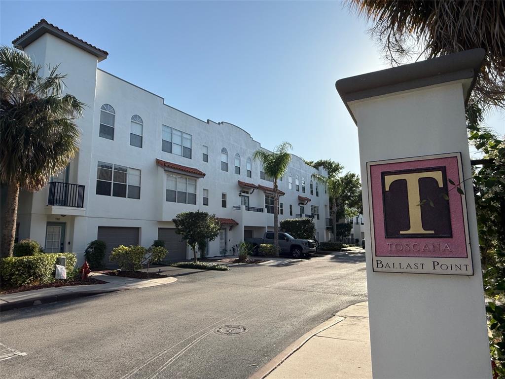 VILLAS OF TOSCANA TWNHMS