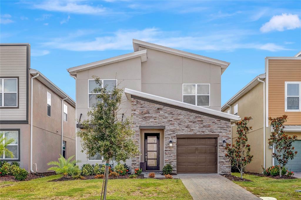 COVE AT STOREY LAKE 4