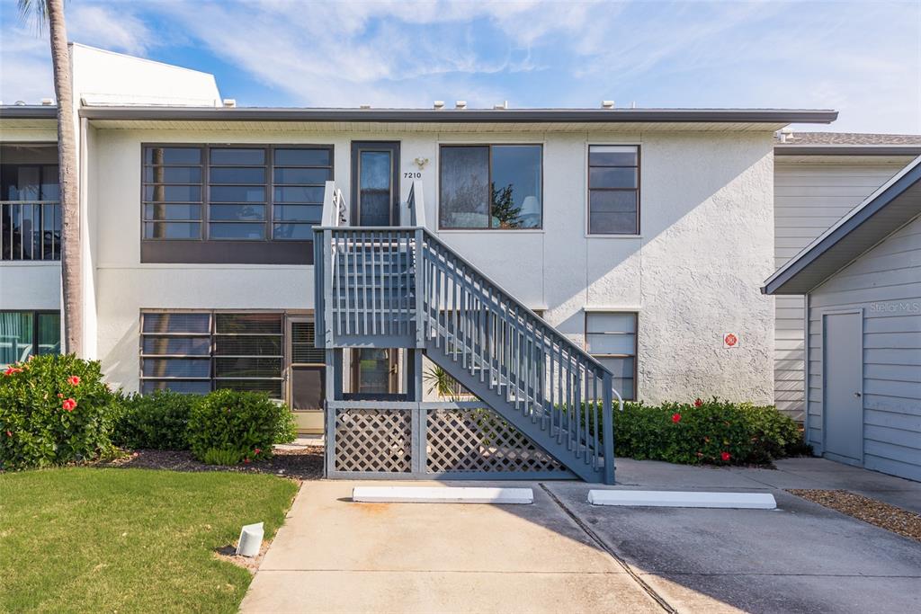 COUNTRY VILLAGE SECTION 4