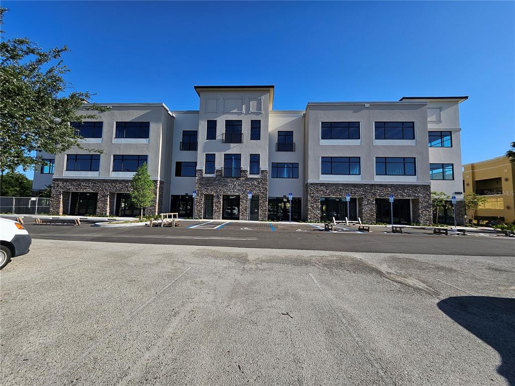 HUNTERS CREEK BUILDING O