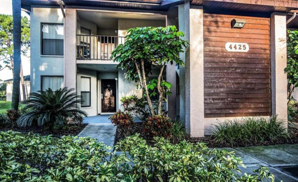 SHOREWALK BATH & TENNIS CLUB 5