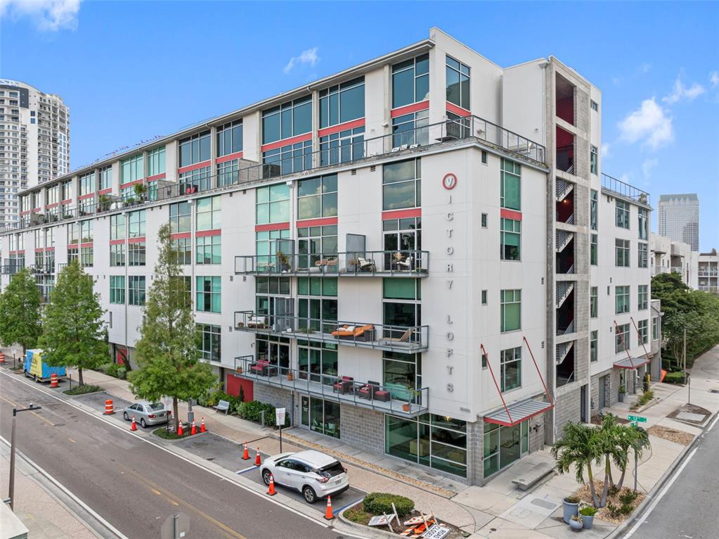 VICTORY LOFTS A CONDO