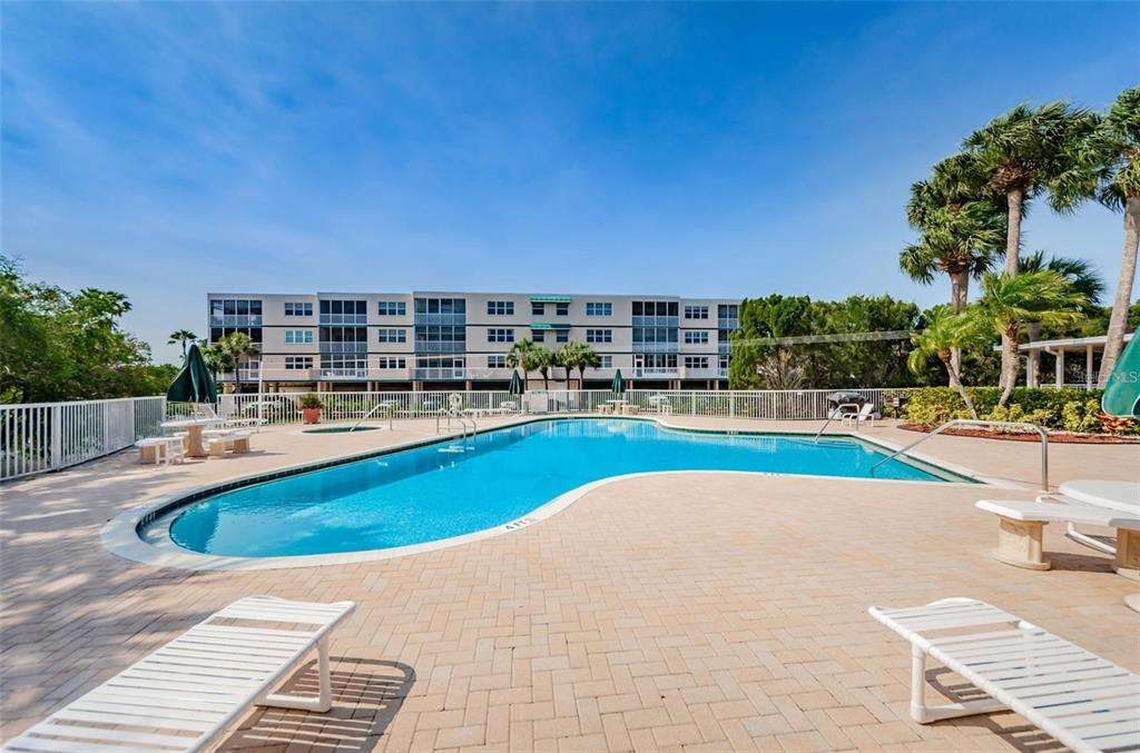 SHORES OF LONG BAYOU CONDO