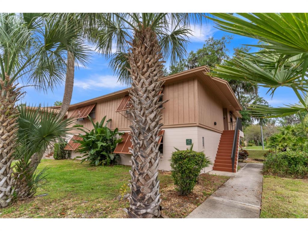 EDGEWATER CONDO APTS