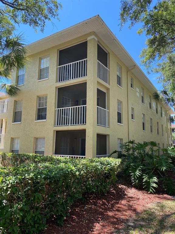 MEADOWLAKE PALM HARBOR CONDO