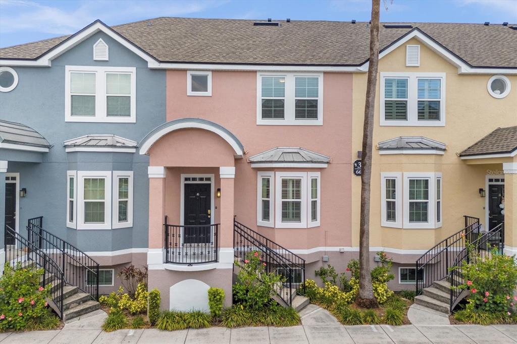 HAMPTONS AT METROWEST