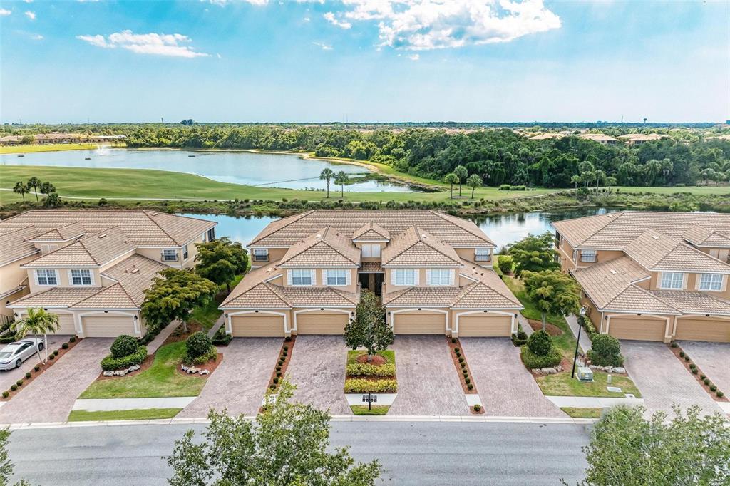 RIVER STRAND PH 4 COACH HOME