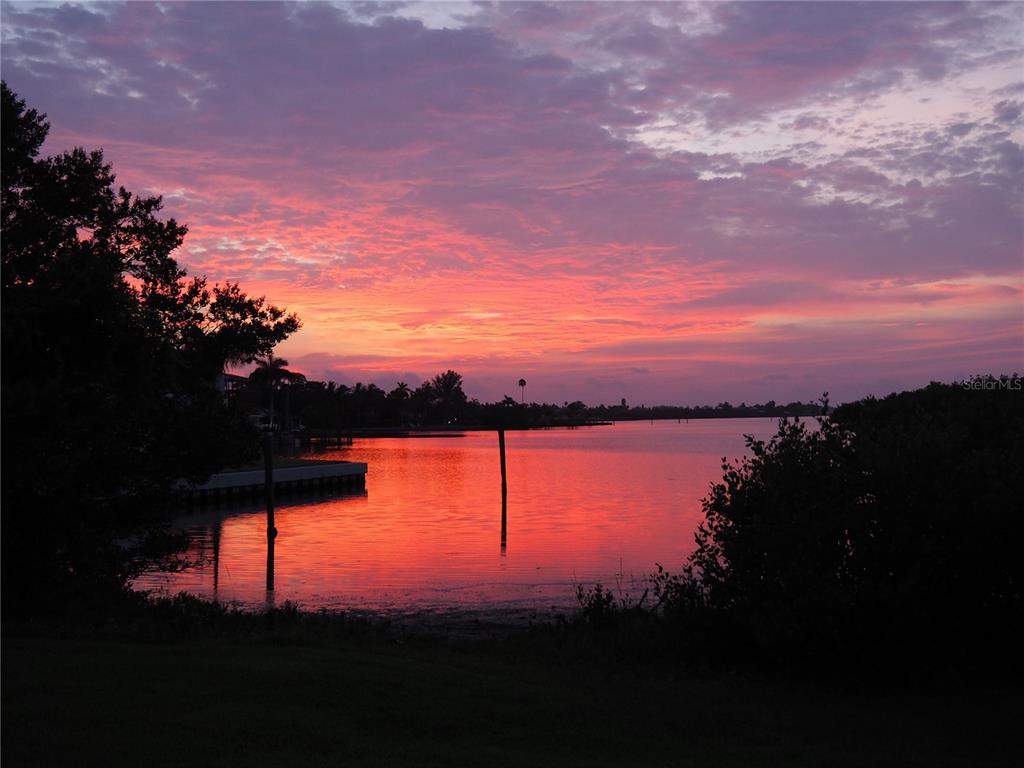 SPANISH MAIN YACHT CLUB CONDO