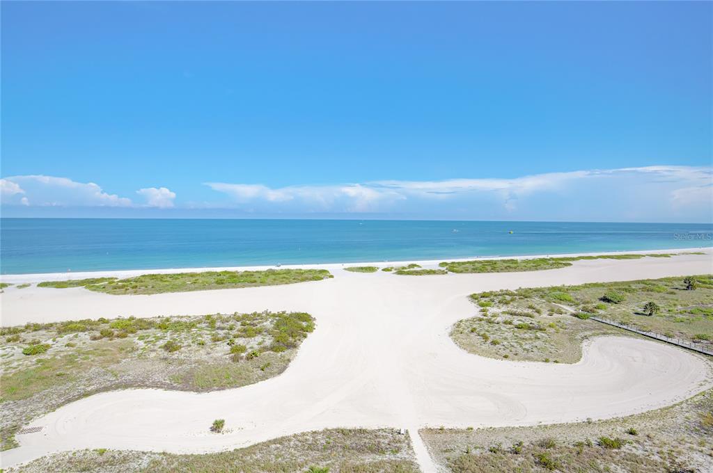 HARBOUR LIGHT TOWERS CONDO