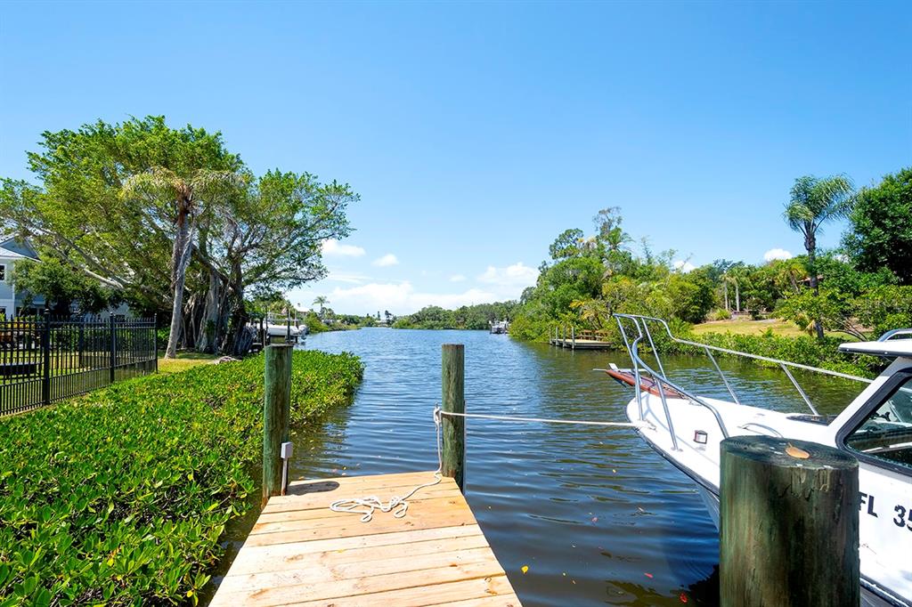 PHILLIPPI SHORES