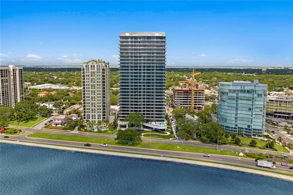 RITZ CARLTON RESIDENCES 3105 BAY OAKS CONDO PLC