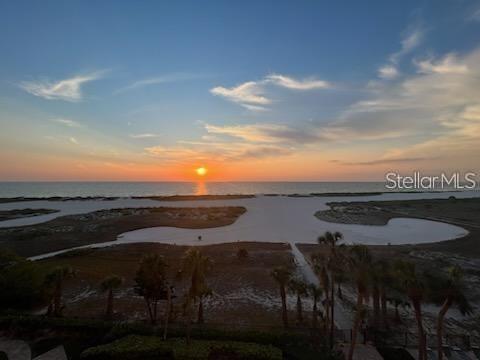 HARBOUR LIGHT TOWERS CONDO