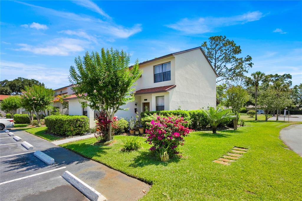 TOWNHOMES ROSEMONT GREEN