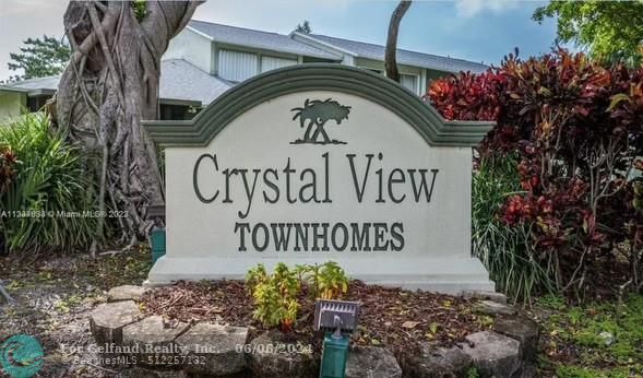 Crystal View Townhomes - фото