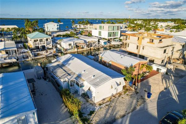 KEY LARGO TRAILER VILLAGE