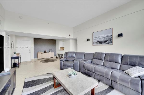 SHERIDAN EAST CONDO