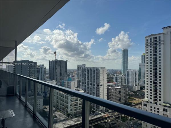 THE AXIS ON BRICKELL II C