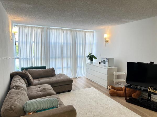 DESOTO PARK CONDO