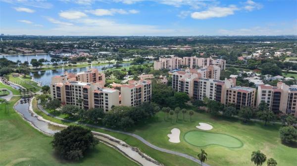 PROMENADE AT BOCA POINTE