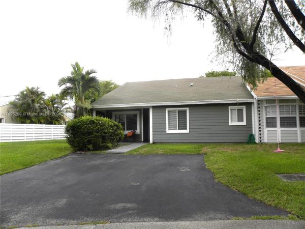 COUNTRY WALK TOWNHOUSES S