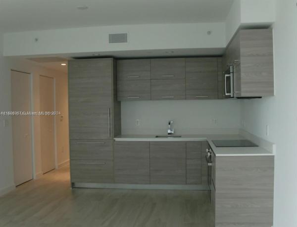 1300 S MIAMI AVENUE CONDO